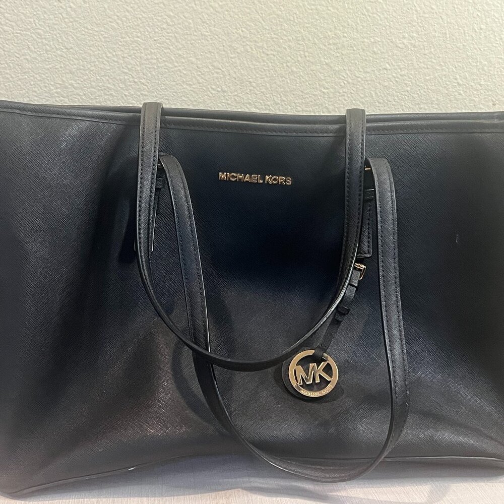 Michael Kors Jet Set Tote